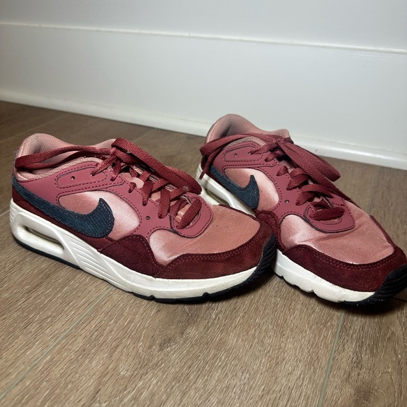 Shoes - Picture 2 of 13